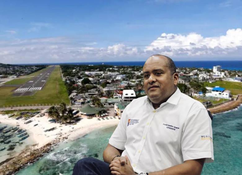 Everth Hawkins, gobernador de San Andrés entre 2020 y 2023, fue acusado formalmente por la Fiscalía por presuntas irregularidades en un contrato de $11.125 millones para el mejoramiento urbanístico del islote Haynes Cay. Fotos: Juan Antonio Sánchez y Gobernación de San Andrés