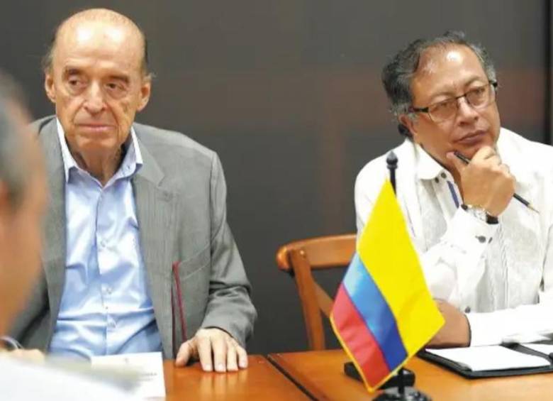 Álvaro Leyva fue canciller del gobierno del presidente Gustavo Petro. Foto: Presidencia