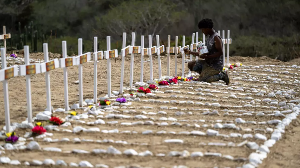 El conteo oficial de fallecidos comienza con las labores de rescate en las zonas afectadas del sismo. FOTO: AFP