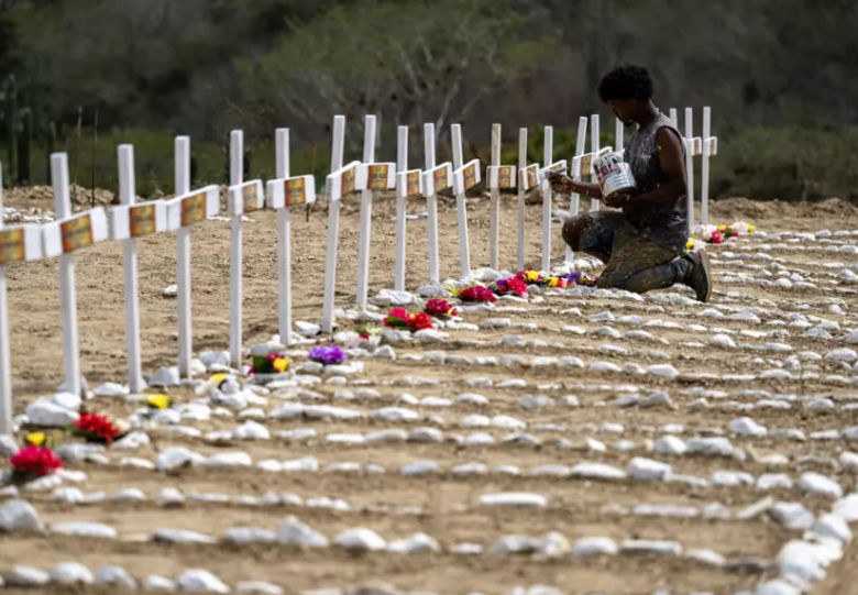 El conteo oficial de fallecidos comienza con las labores de rescate en las zonas afectadas del sismo. FOTO: AFP