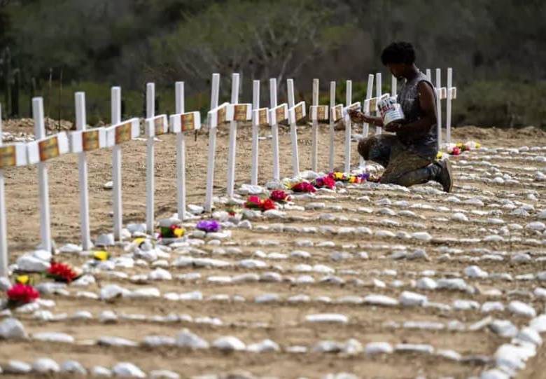 El conteo oficial de fallecidos comienza con las labores de rescate en las zonas afectadas del sismo. FOTO: AFP
