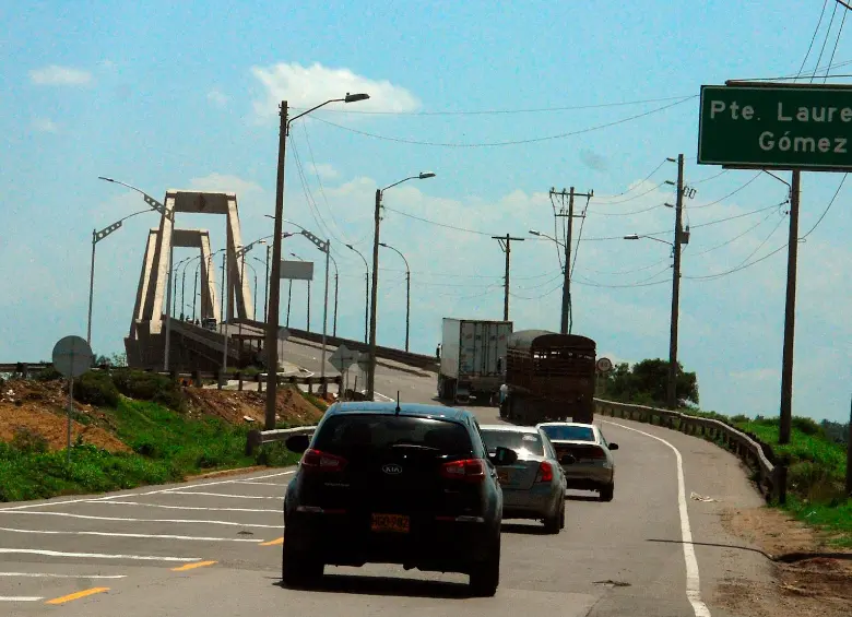 El puente Laureano Gómez unió, por décadas, a los departamentos del Atlántico y Magdalena. FOTO: Archivo Colprensa