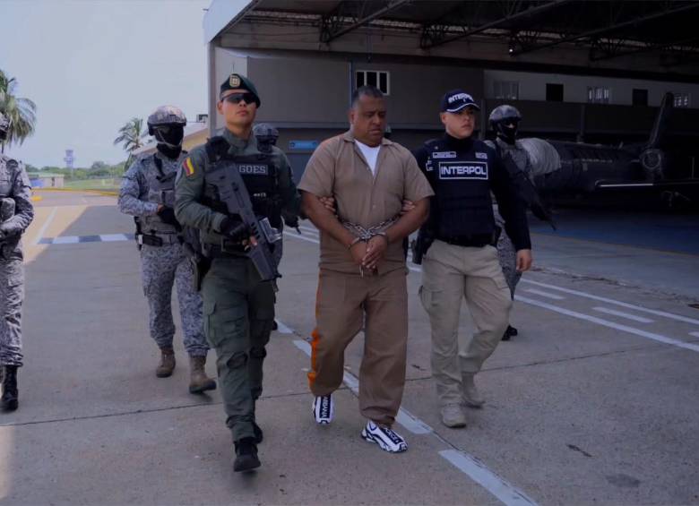 El avión Falcón 2.000 donde fue extraditado alias Araña despegó cerca de las 11 de la mañana. Foto: Presidencia