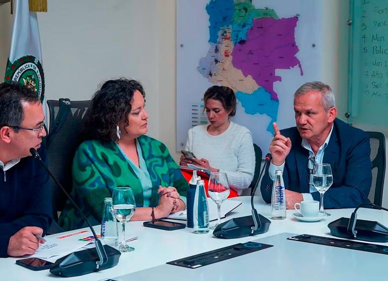 Carlos Ramón González ha sido el puente entre el Gobierno y los “independientes”. Es cercano al presidente Petro desde que ambos militaron en el M-19. FOTO cortesía