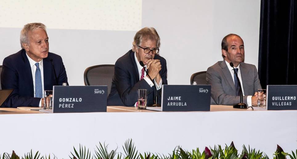 El jueves, Sura celebró asamblea de accionistas en la que se levantaron conflictos de interés de administradores y miembros de junta. FOTO Jaime Pérez