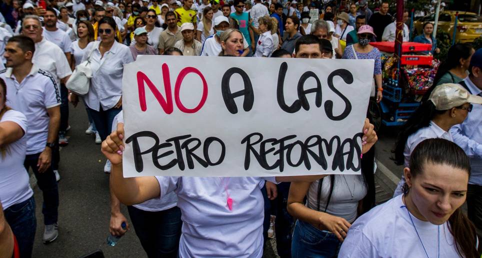 Además del descontento popular por las reformas, en este caso particular las empresas mineras han sentado su voz de protesta con demandas. Foto: Julio César Herrera Echeverri