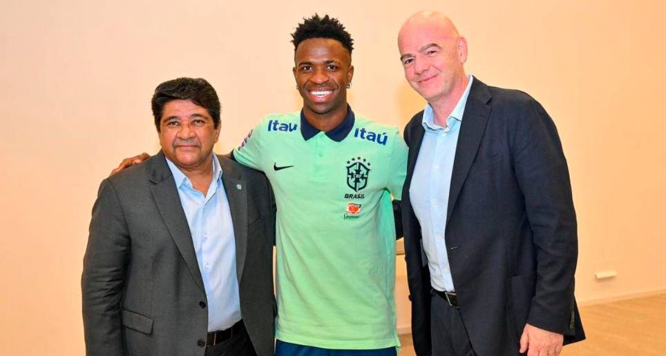 Vinicius Junior y Gianni Infantino se reunieron para crear estrategias contra el racismo. FOTO FIFA