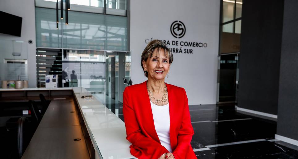 La presidenta de la Cámara de Comercio Aburrá Sur, Lillyam Mesa Arango, presentó el balance de creación y liquidación de empresas del primer semestre del año. FOTO Jaime Pérez