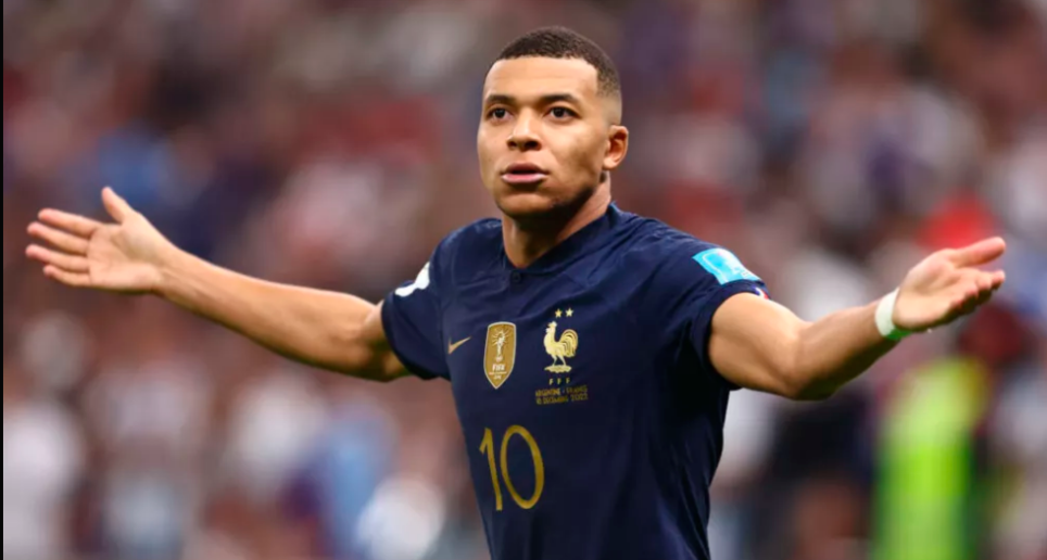 Kylian Mbappé fue el goleador del Mundial de Qatar 2022 con ocho tantos. FOTO EFE
