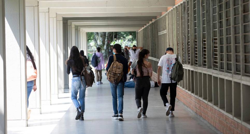 El Sistema Universitario Estatal hizo un llamado a tomar medidas a corto plazo para tratar de reducir la cifra de 2 millones de jóvenes que estima que están por fuera del sistema de educación superior. FOTO Camilo Suárez
