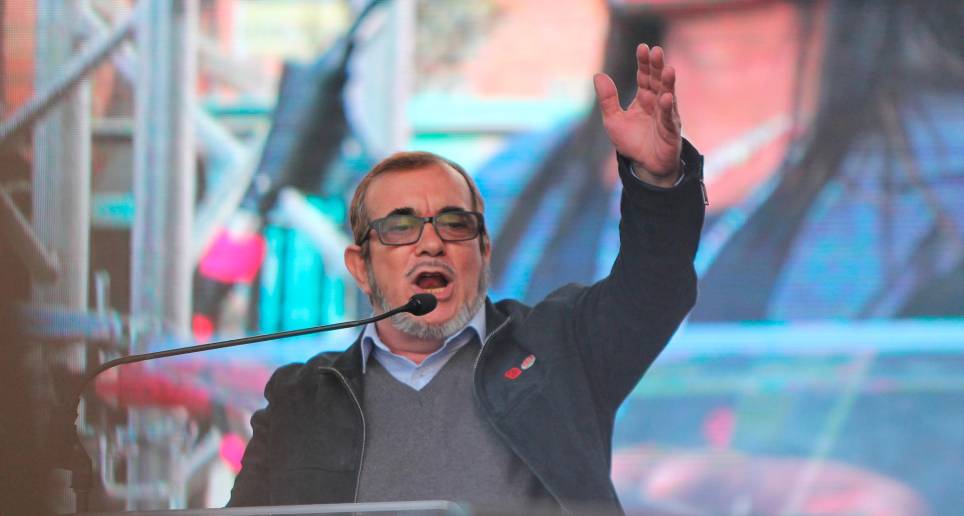 Rodrigo Londoño, líder del partido Comunes, ha pedido al Gobierno en varias ocasiones que no descuide la implementación del Acuerdo de Paz. FOTO: COLPRENSA.