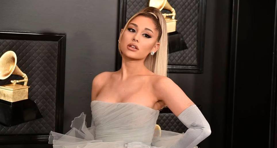Imagen de Ariana Grande, de 29 años de edad. La artista lleva tres años añejada de la industria musical. FOTO Getty.