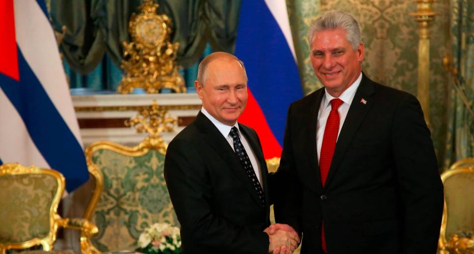 Los presidentes Vladimir Putin, de Rusia, y Miguel Díaz-Canel, de Cuba, se reunieron en Moscú en noviembre pasado. FOTO getty