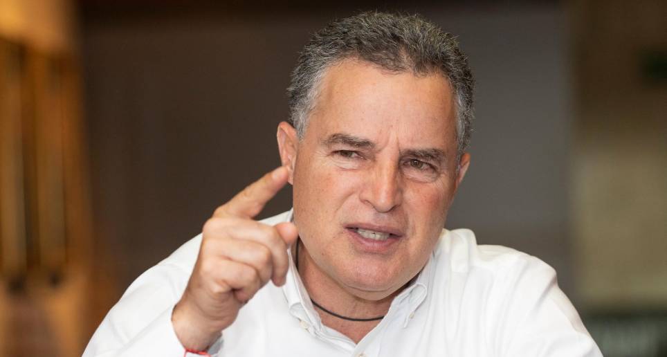 El gobernador de Antioquia, Aníbal Gaviria, señaló a la Supersalud de faltar a la verdad y aseguró que buscará revertir la intervención a Savia Salud. FOTO: ESNEYDER GUTIÉRREZ