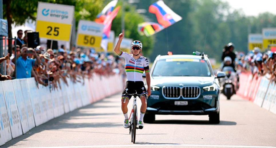 Remco Evenepoel conquistó la séptima etapa de la Vuelta a Suiza. FOTO AFP