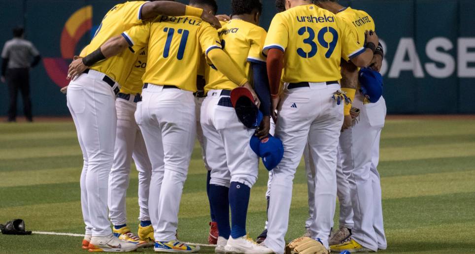 Pese a su triunfo inicial contra México, Colombia no logró mantener esa buena regularida y quedó eliminada del Clásico Mundial. FOTO EFE