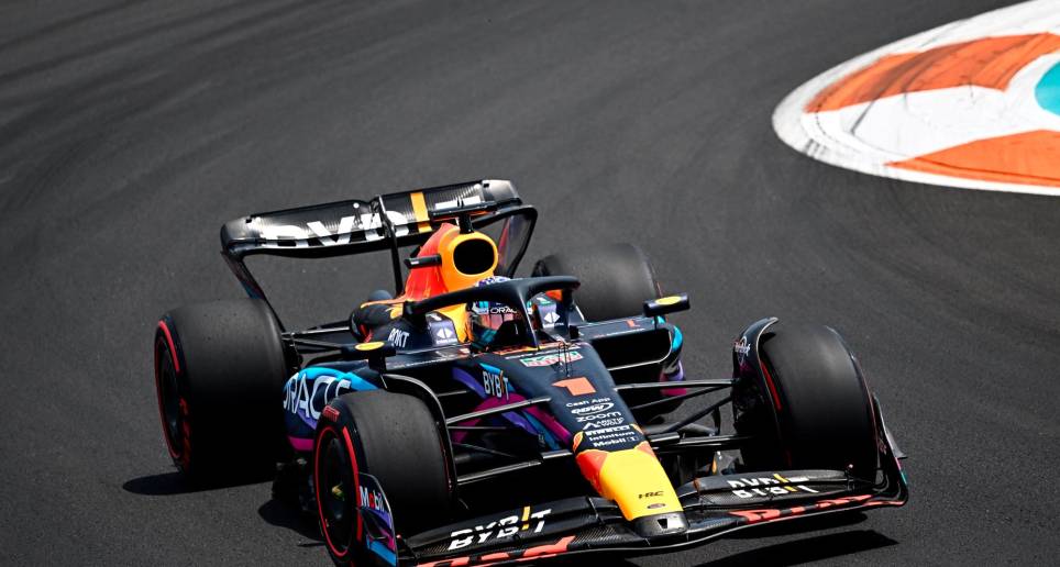 Max Verstappen, de 25 años de edad, también es uno de los grandes pilotos del mundo de los simuladores (SIM Racing). FOTO AFP