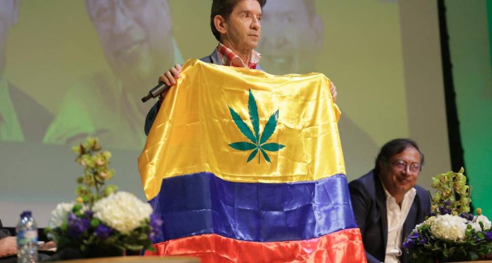 Luis Pérez reapareció en un debate presidencial, pese a marcar poco en encuestas. FOTO efe