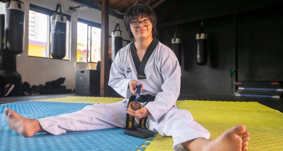Pedro su entrenador, recuerda que en la final en Francia, mientras él era un mar de nervios, Nicolás le decía: “tranquilo, yo gano”. La confianza y autoestima son otras fortalezas que tiene este envigadeño. Foto: Carlos Velásquez