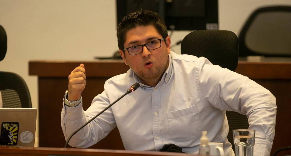 El concejal Simón Pérez ha sido calificado como uno de los más juiciosos en el ejercicio del control político. FOTO Esneyder Gutiérrez