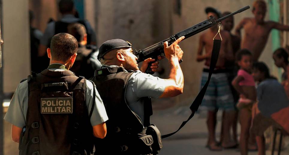 Las tropas élite que combaten el narcotráfico son las más reacias a portar las cámaras a diario, pese a que son la fuerza que más denuncias tiene por atropellos en los barrios brasileros. FOTO GETTY