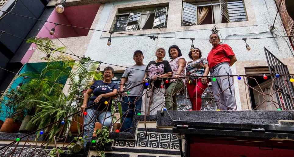 Nómadas, Airbnb y falta de casas: en Medellín no hay cama para tanta gente