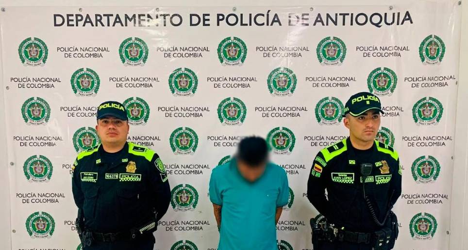 Este fue el hombre capturado por la agresión a una patrullera en El Peñol. FOTO: CORTESÍA POLICÍA ANTIOQUIA