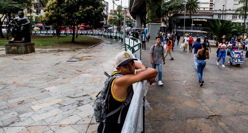 Desde hace más de tres meses, la Alcaldía de Medellín ordenó el cerramiento de la Plaza de Botero. FOTO: JULIO CÉSAR HERRERA ECHEVERRI