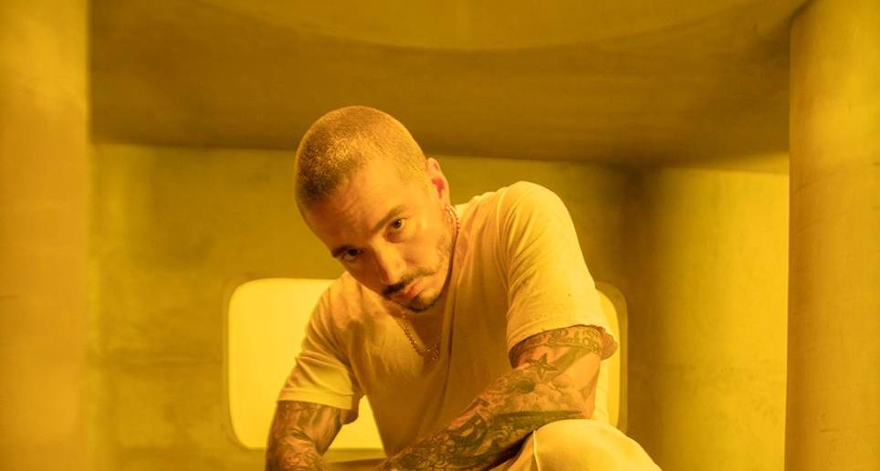 J Balvin estrenó este fin de semana la canción En Alta, junto a como Quevedo, Omar Courtz y YOVNGCHIMI. FOTO Cortesía.