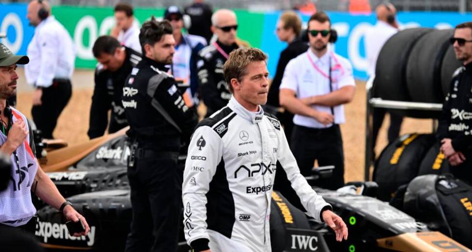 El actor Brad Pitt está grabando una pelíocula sobre la Fórmula 1. FOTO AFP