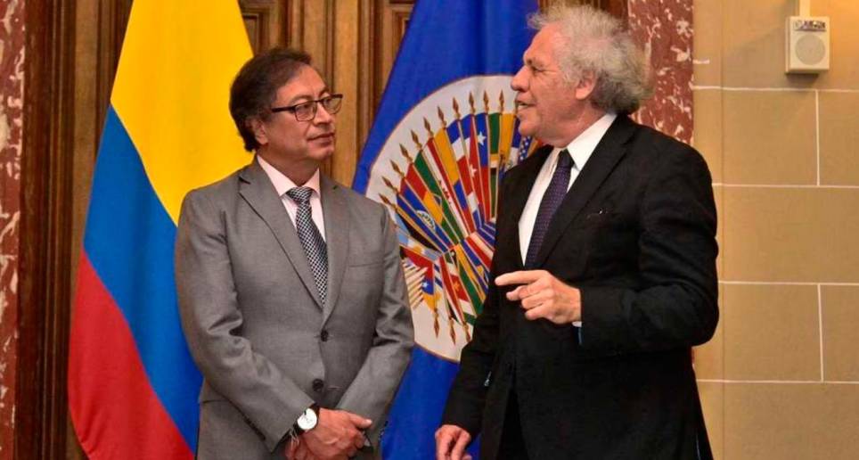 El presidente Gustavo Petro y el secretario General de la OEA, Luis Almagro. FOTO: CORTESÍA PRESIDENCIA