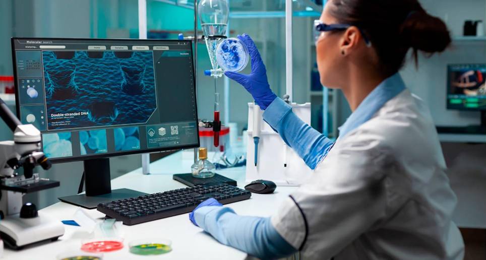 Los avances y desarrollos científicos con ADN apoyarán la terapia especializada como las vacunas para el cáncer. FOTO: Getty