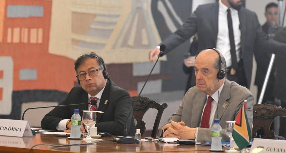 Gustavo Petro y el canciller Álvaro Leyva encabezan la delegación colombiana. FOTO CORTESÍA 