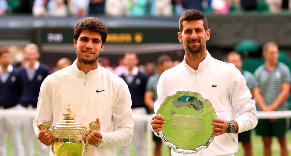 Carlos Alcaraz y Novak Djokovic, campeón y subcampeón de Wimbledon tras un partido que quedará para la historia. FOTO GETTY