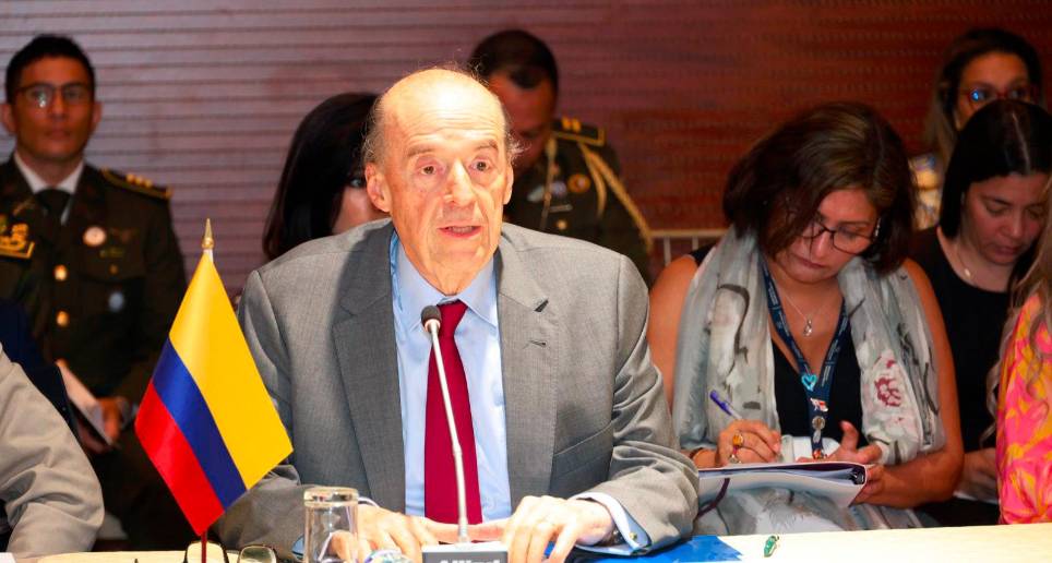 El canciller, Álvaro Leyva, le dio un “jalón de orejas” al embajador de Colombia en Nicaragua, León Fred