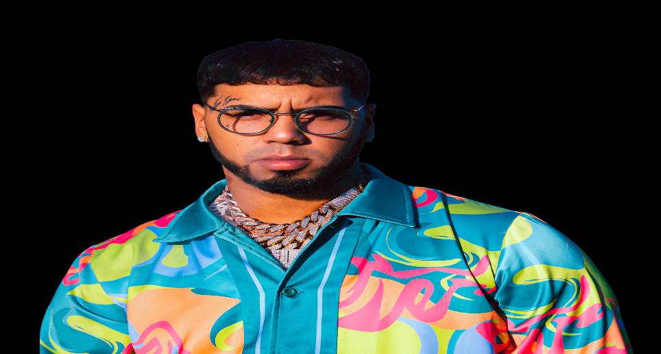 Anuel AA sostiene que el amor por sus hijas le “abrió los ojos”. FOTO Instagram