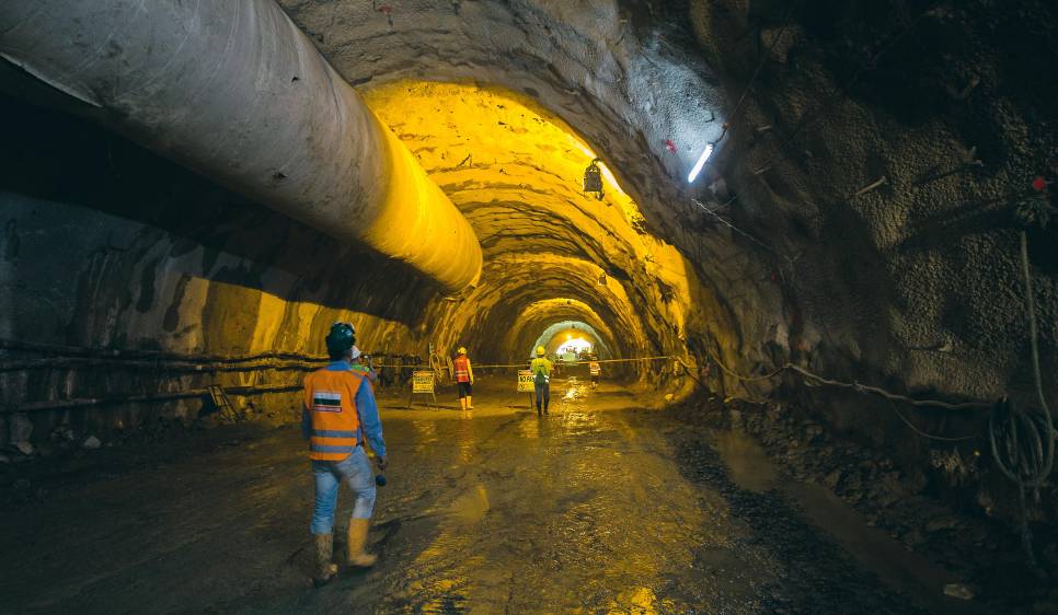 Se espera que con el segundo Túnel de Oriente se agilice el tránsito de más de 27.000 vehículos que transitan entre Medellín y el Oriente antioqueño todos los días. FOTO EL COLOMBIANO