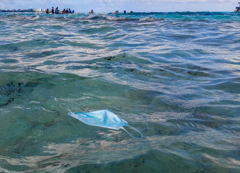Esta contaminación también tiene un impacto negativo en la pesca y la industria del turismo, y le cuesta a la economía mundial un estimado de 13 mil millones de dólares por año: Foto: Juan Antonio Sánchez Ocampo
