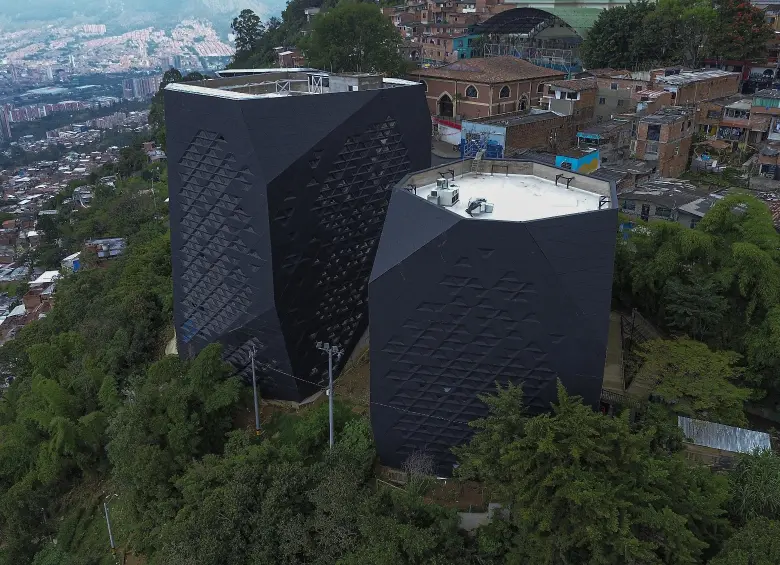 Las obras finales para la rehabilitación de la Biblioteca España se quedaron suspendidas cuando iban en un 98% de avance. FOTO: Manuel Saldarriaga Quintero.