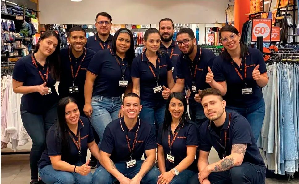La marca reúne a Chevignon, Esprit, Americanino y Rifle, y busca personal para fortalecer su equipo en varias ciudades del país. FOTO: CORTESÍA