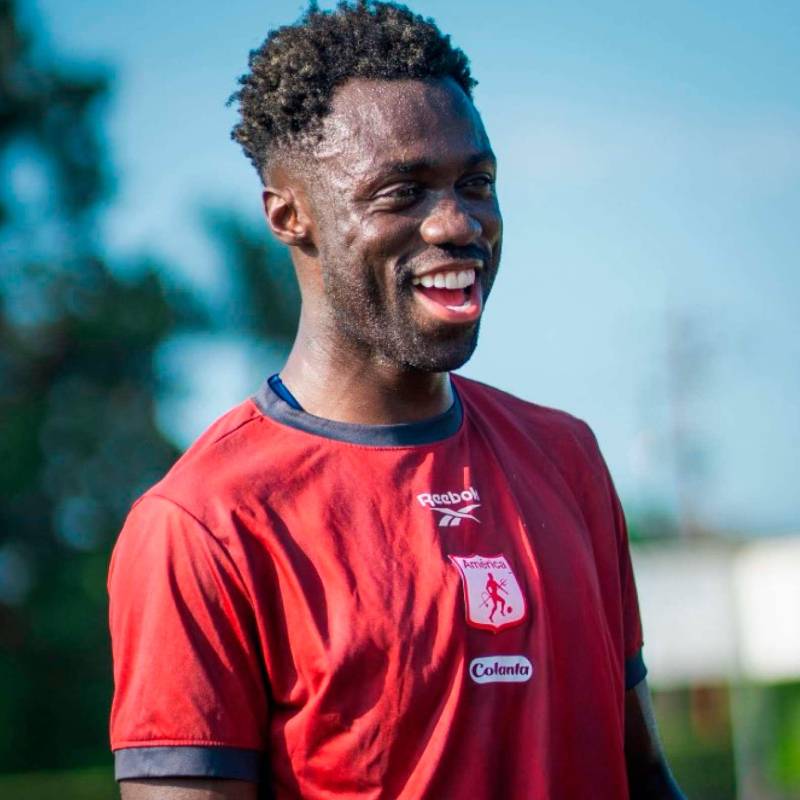 El defensor Dávinson Sánchez está en Colombia entrenando con América de Cali a la espera de la convocatoria de la Selección. FOTO TOMADA X@AmericadeCali