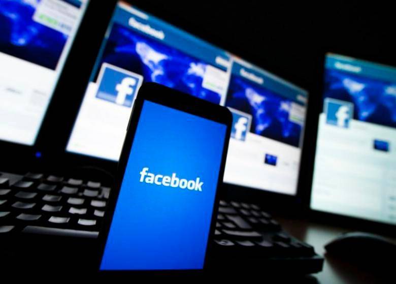 Facebook se comprometió a reducir la prevalencia de los contenidos políticos en la red social. FOTO EFE