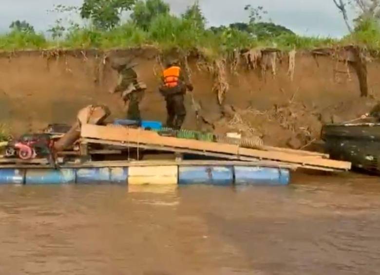 Las once dragas procesaban mensualmente oro con un valor comercial cercano a los $2.000 millones. FOTOS: IMÁGENES SACADAS DE VIDEO EJÉRCITO