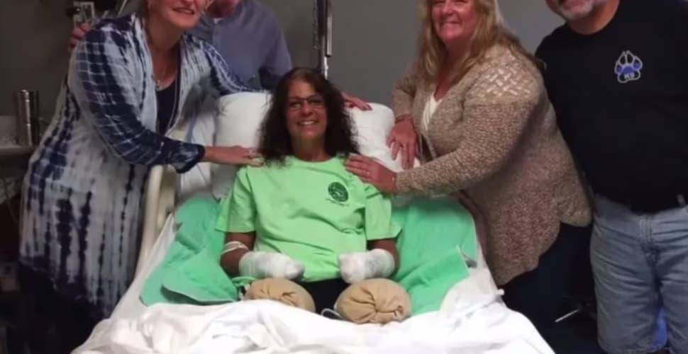 Pese a la gravedad de lo sucedido, Marie aseguró que no culpa a su perra; por el contrario, sus visitas al hospital se convirtieron en un apoyo emocional fundamental durante su recuperación. FOTO: Marie Trainer. 