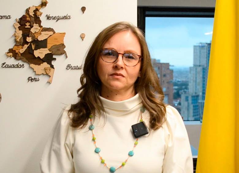 La viceministra de Relaciones Laborales, Luisa Fernanda Gómez, convocó a una mesa de diálogo para analizar derechos laborales de los trabajadores de Nestlé. FOTO cortesía MinTrabajo