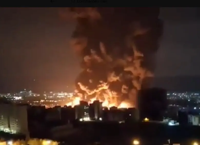 Potentes explosiones iluminan el cielo de Teherán tras un bombardeo estratégico contra centros de combustible. Los ataques de Israel y Estados Unidos impactaron infraestructura energética clave en la capital iraní. FOTO: Tomada de redes