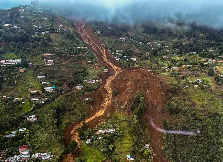 El movimiento en masa que afectó este asentamiento irregular fue tan grande que habría alcanzado a cubrir cerca de 50 viviendas. FOTO: CAMILO SUÁREZ