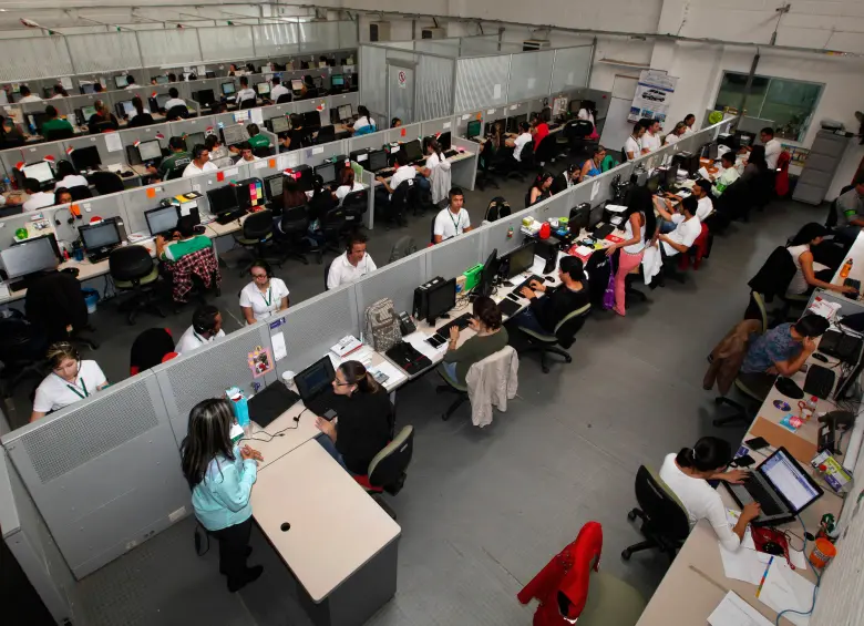 La reforma propuesta en materia laboral genera inquietud en el sector BPO, que hoy emplea a más de 754.000 personas y representa una de las principales fuentes de trabajo formal en el país. FOTO Manuel saldarriaga