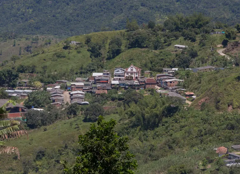 Este es el corregimiento de Santa Ana, en Granada, una tierra próspera y que iba rumbo a ser municipio y terminó convertido en pueblo fantasma por la guerra. FOTO: DONALDO ZULUAGA