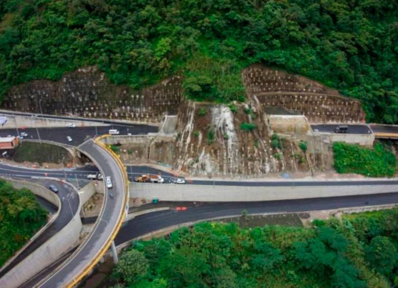La Nación entregó ocho megaproyectos de infraestructura vial. FOTO Colprensa. 